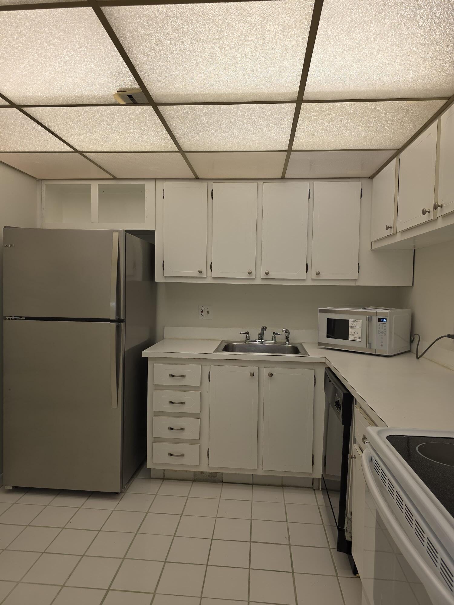 470 Executive Center Drive 2k — photo 3