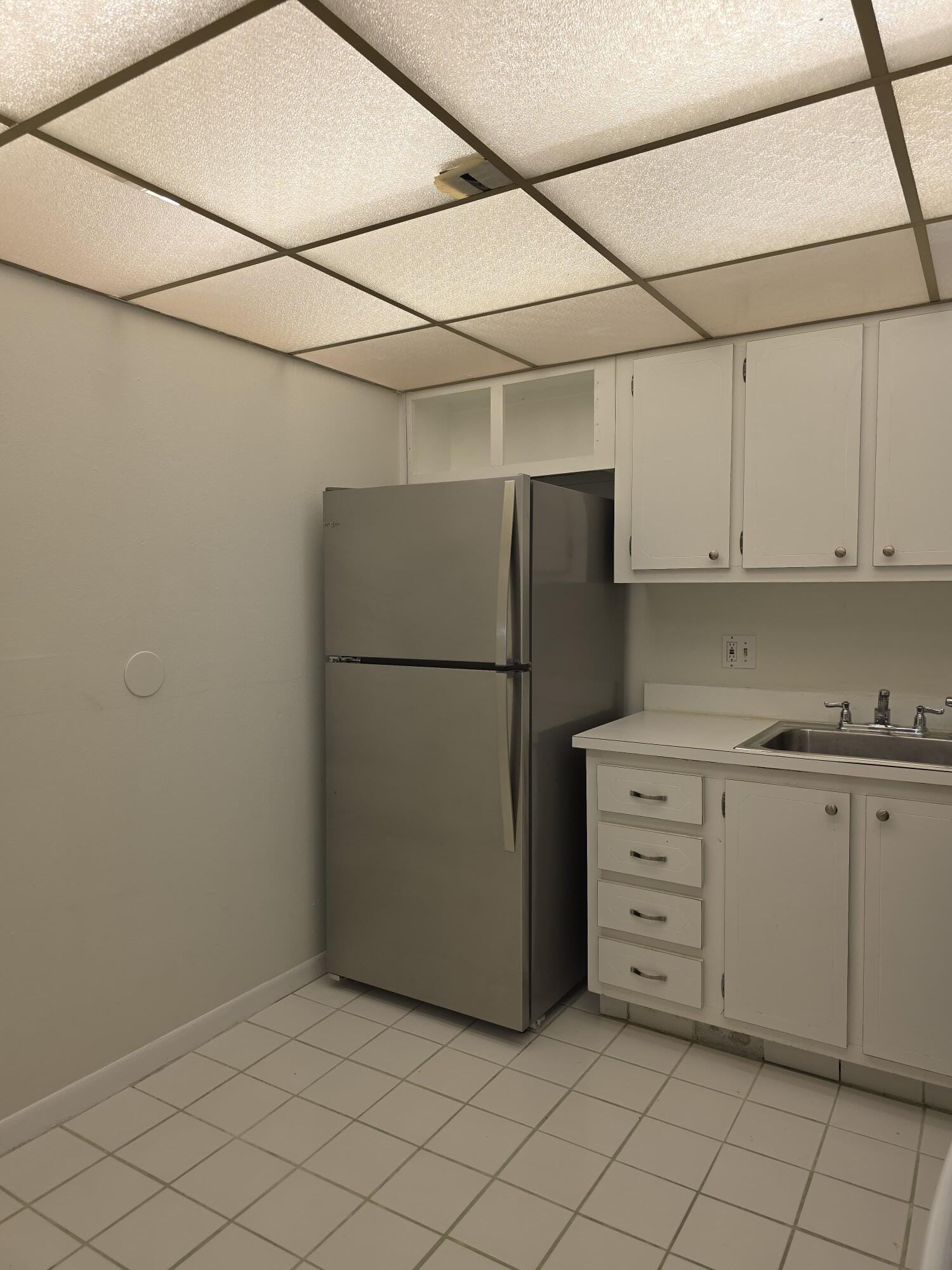 470 Executive Center Drive 2k — photo 5