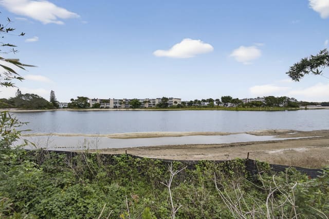 127 Southampton B, sold in Southampton Condo, West Palm Beach, FL