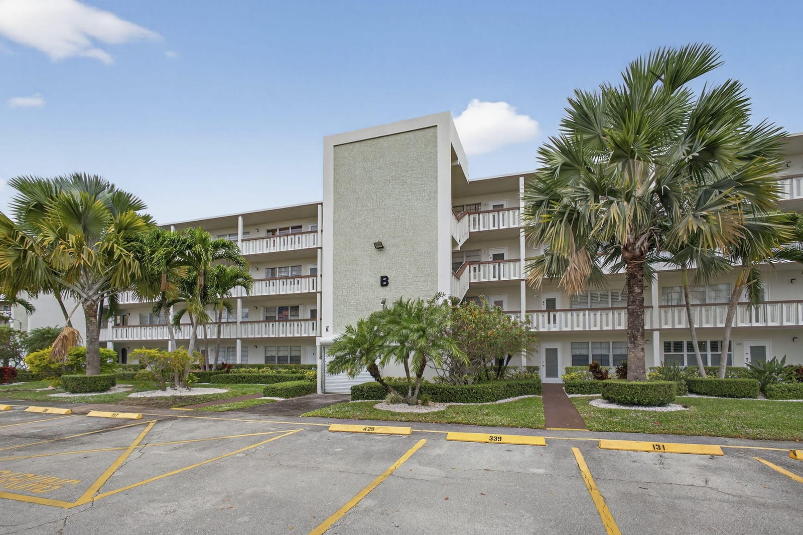 127 Southampton B, West Palm Beach, FL 33417 photo 2