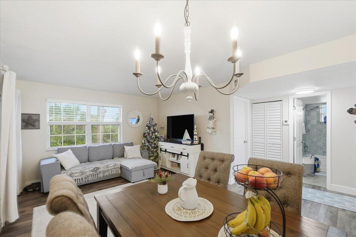 1506 SE Royal Green Circle 204 — photo 2