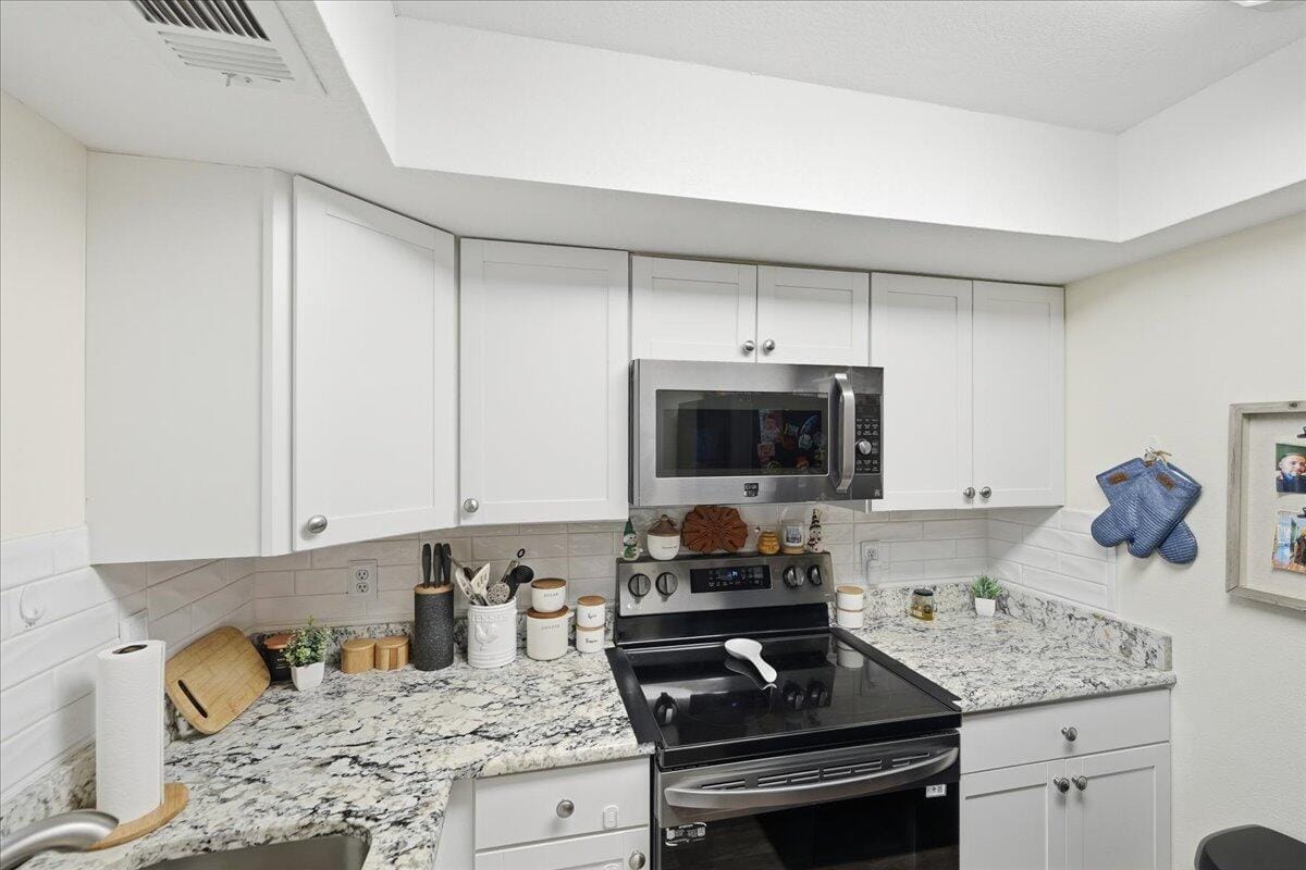 1506 SE Royal Green Circle 204 — photo 11