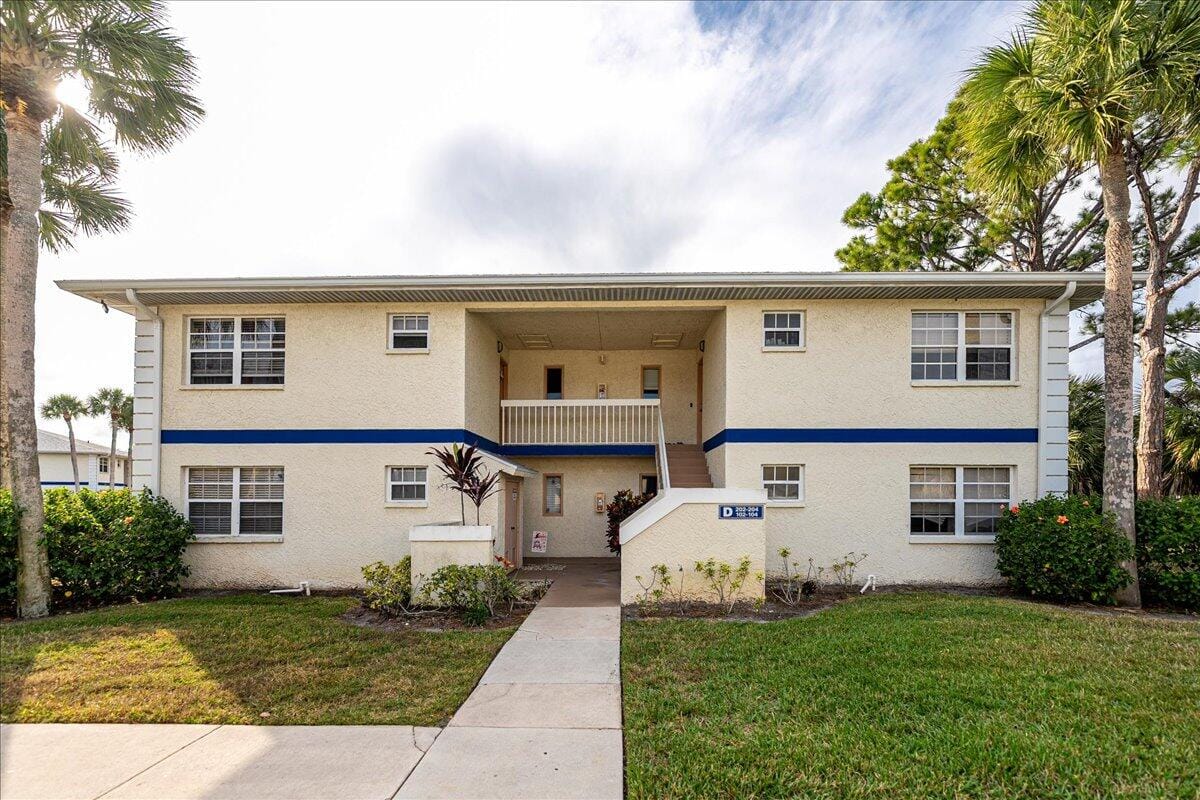 1506 SE Royal Green Circle 204 — photo 9