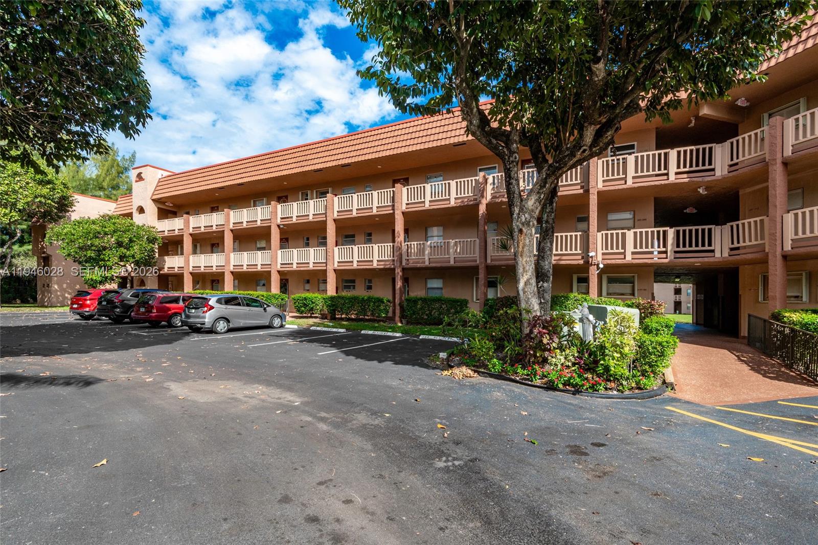9881 NW Sunrise Lakes Boulevard 106, Sunrise, FL 33322, Sunrise