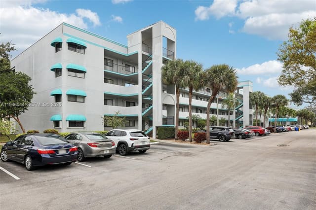 4725 E Lucerne Lakes Boulevard E 405, sold in Fairway Club Condo, Lake Worth, FL