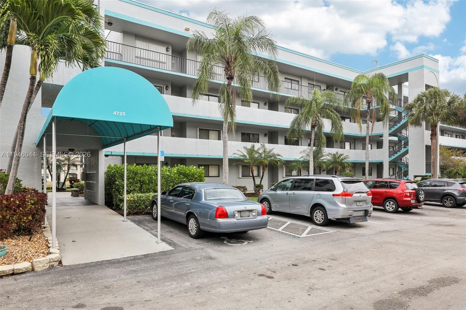 4725 E Lucerne Lakes Boulevard E 405, Lake Worth, FL 33467 photo 2