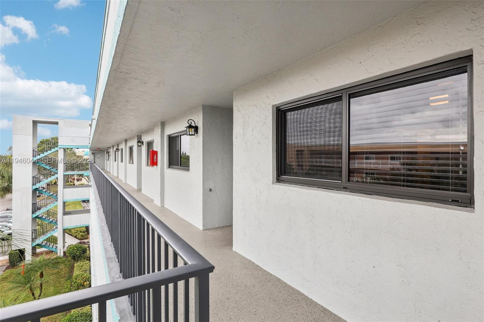 4725 E Lucerne Lakes Boulevard E 405, Lake Worth, FL 33467 photo 3