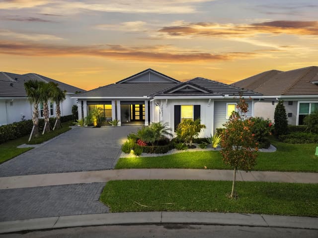 10031 Timber Creek Way, Palm Beach Gardens, FL 33412