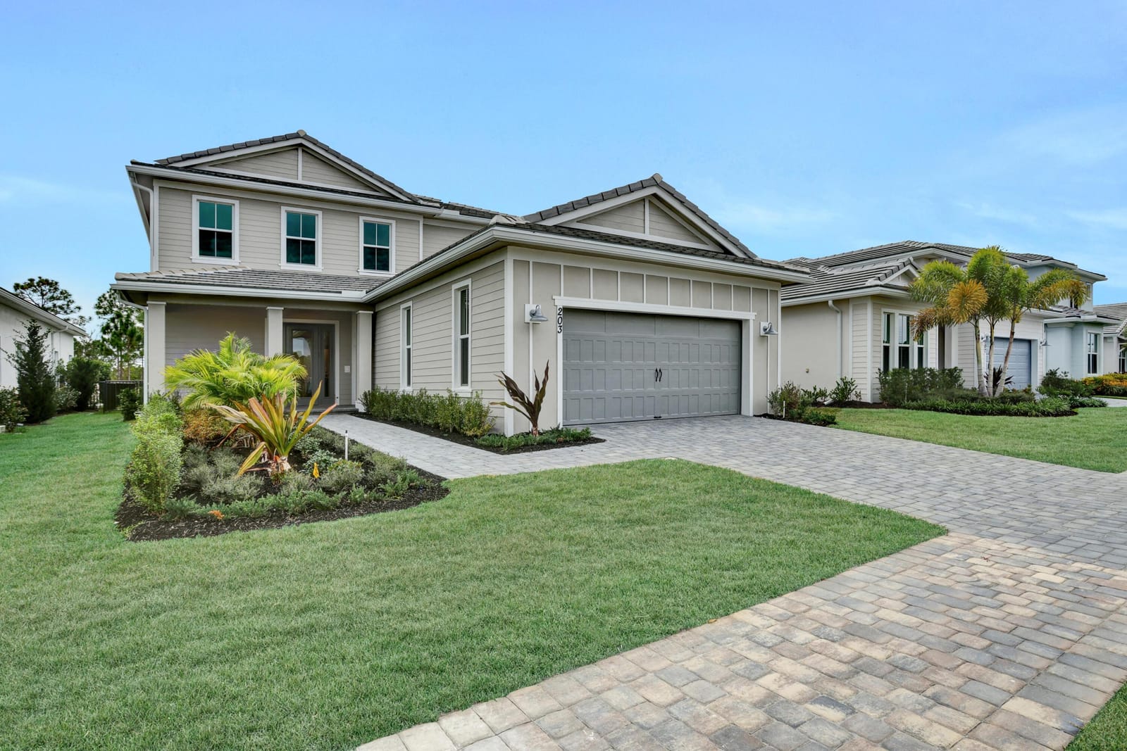 203 SE Calmo Circle, Port St. Lucie, FL 34984 photo 2