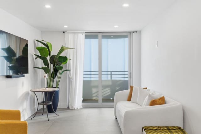 5555 Collins Avenue 16p, sold in Oceanside Plaza Condo, Miami Beach, FL