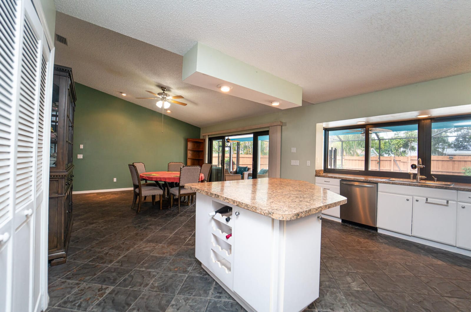 751 SE Polynesian Avenue — photo 11