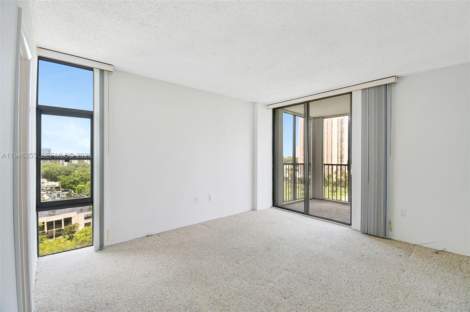 20100 W Country Club Drive 1005, Aventura, FL 33180 photo 14