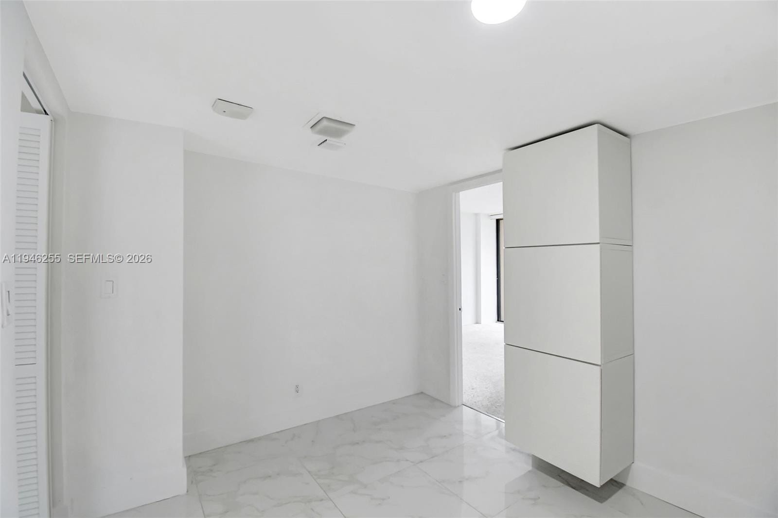 20100 W Country Club Drive 1005, Aventura, FL 33180 photo 26