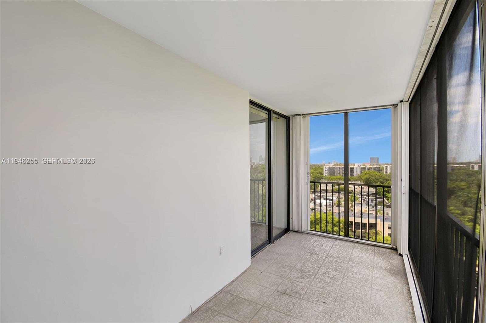 20100 W Country Club Drive 1005, Aventura, FL 33180 photo 30