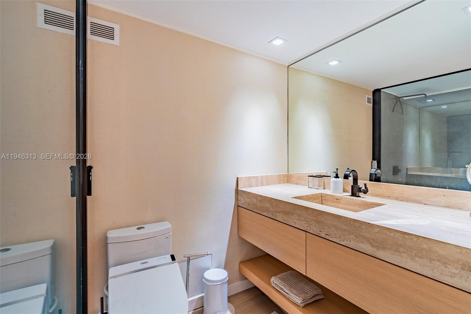 2301 Collins Avenue 719 — photo 11