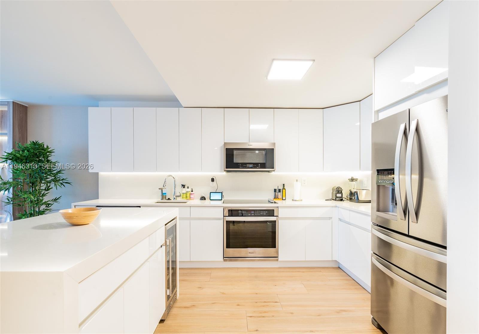 2301 Collins Avenue 719 — photo 5