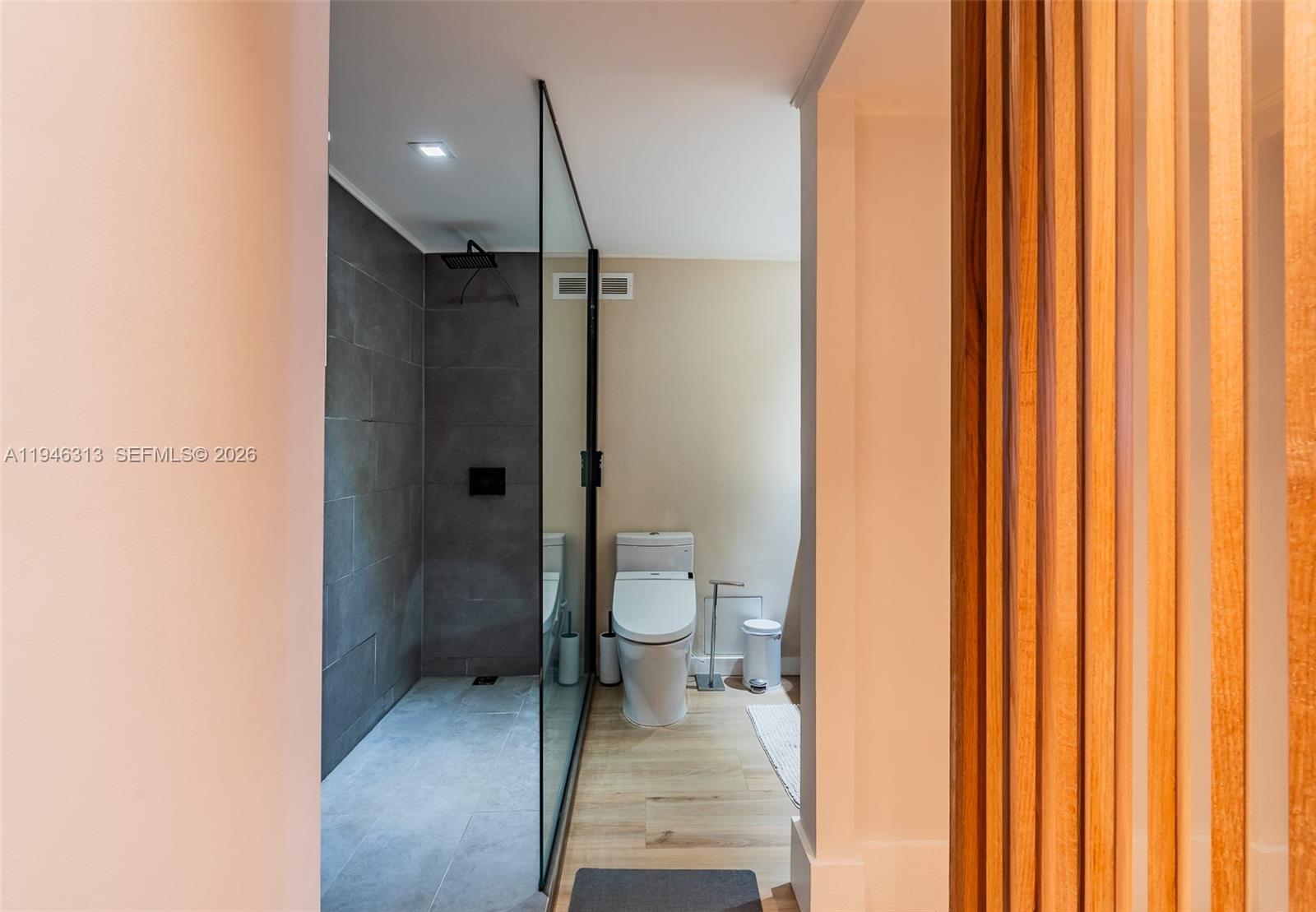 2301 Collins Avenue 719 — photo 9