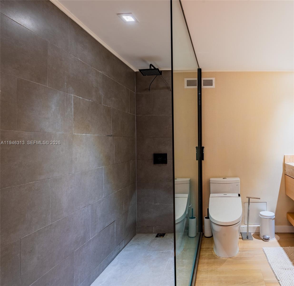 2301 Collins Avenue 719 — photo 10