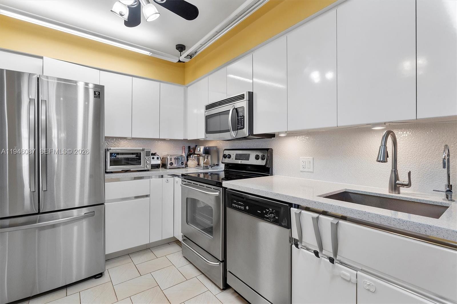 20379 W Country Club Drive 1933, Aventura, FL 33180 photo 19