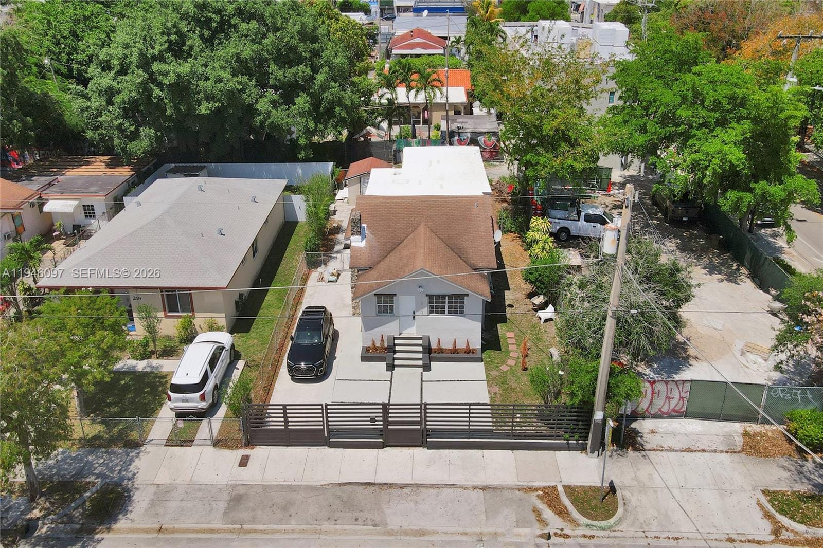 213 NW 34th Terrace — photo 9