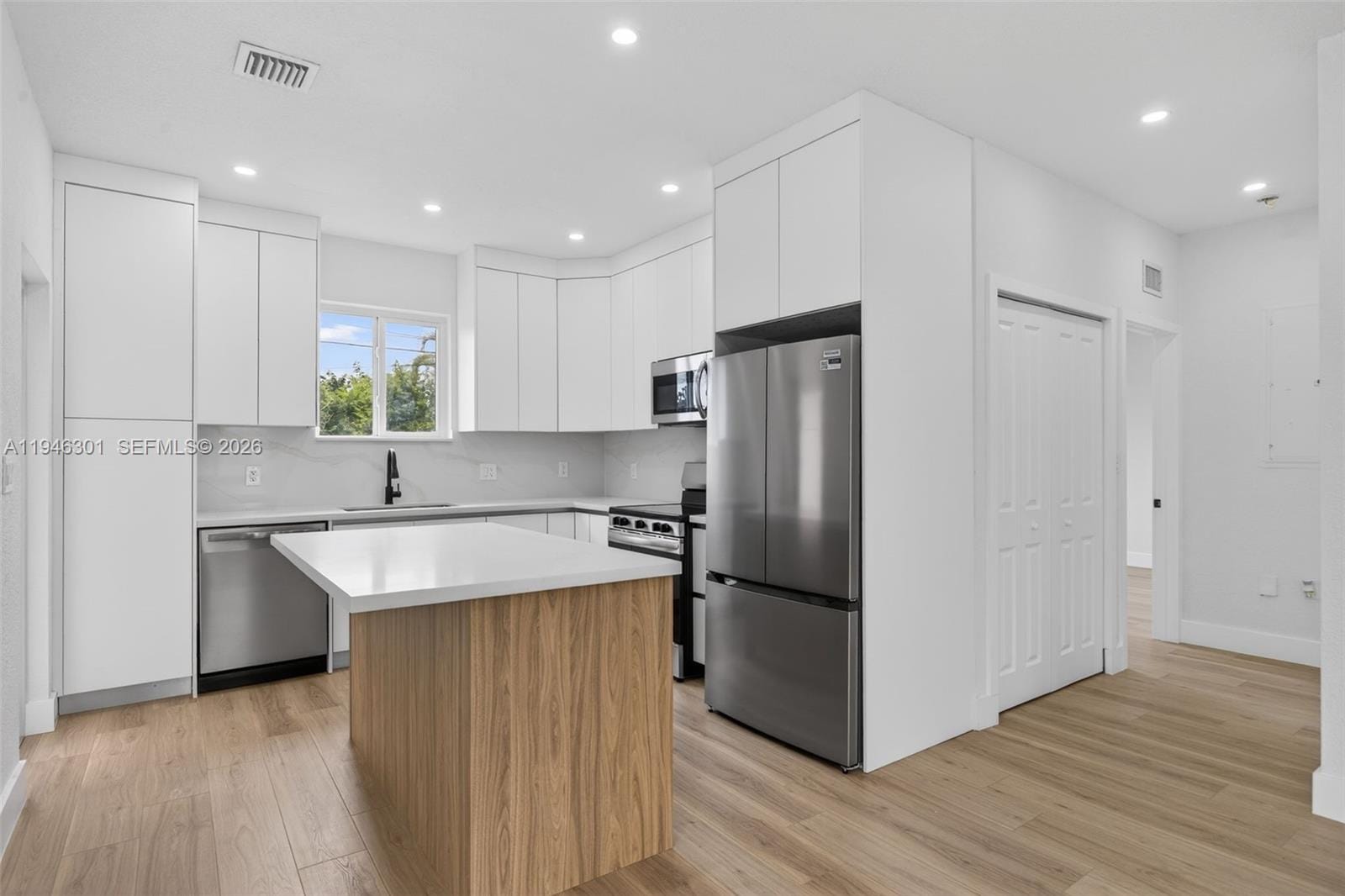 506 NW 7th Street — photo 8