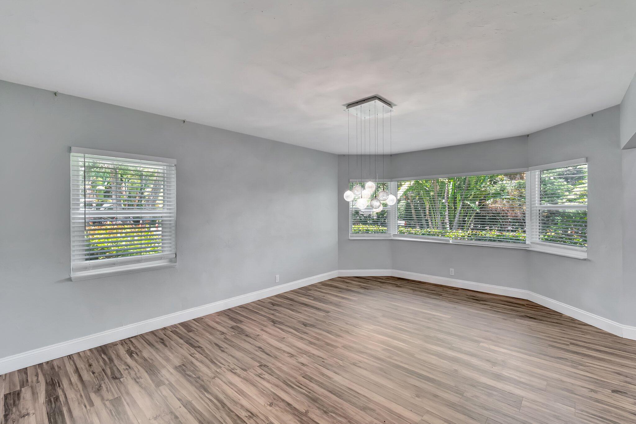 1220 N Swinton Avenue — photo 12