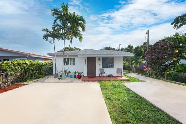 2275 SW 61st Avenue, sold in Coral Way Pk Sec D, Miami, FL