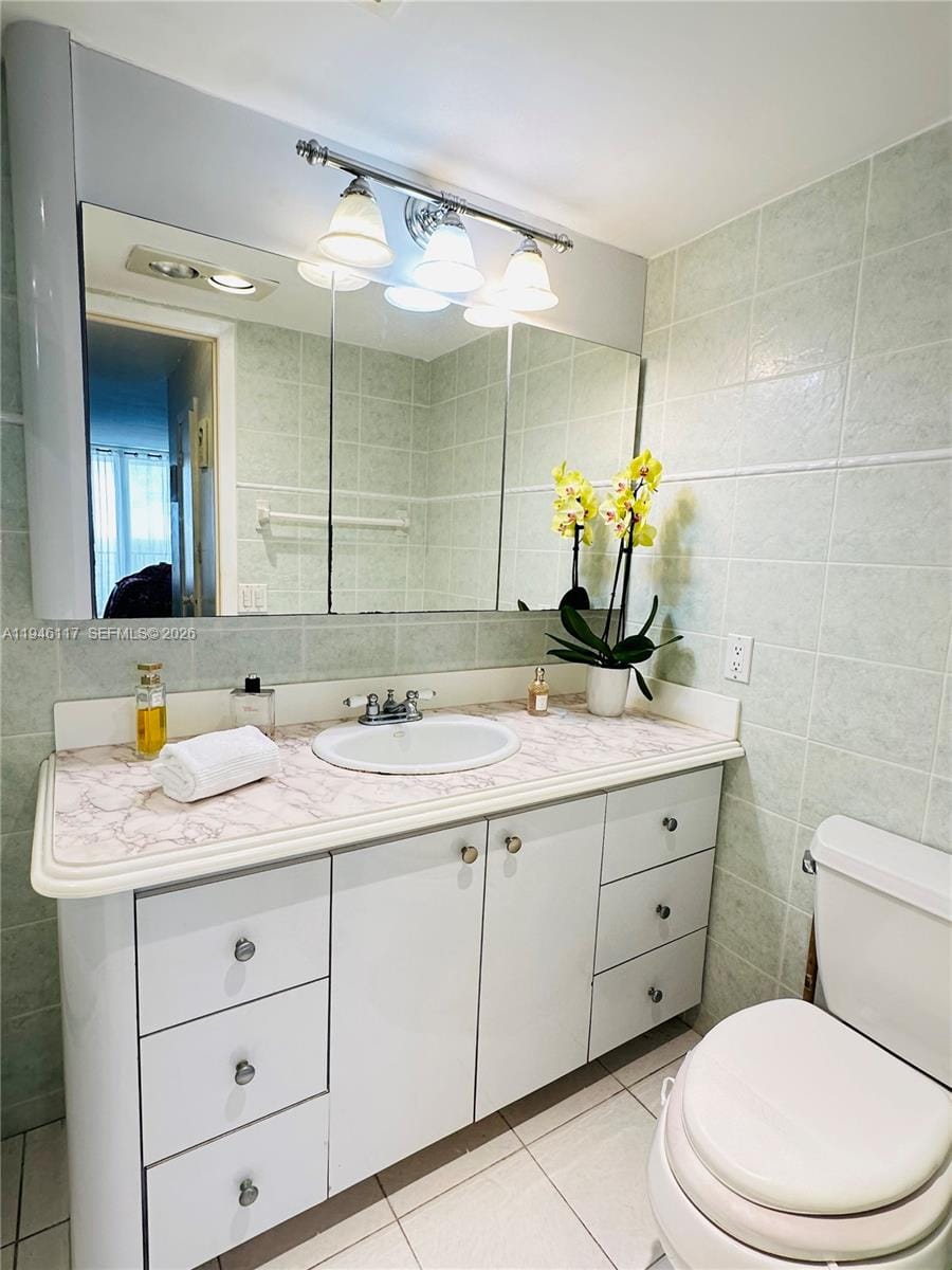 2750 NE 183rd Street 1607 — photo 11