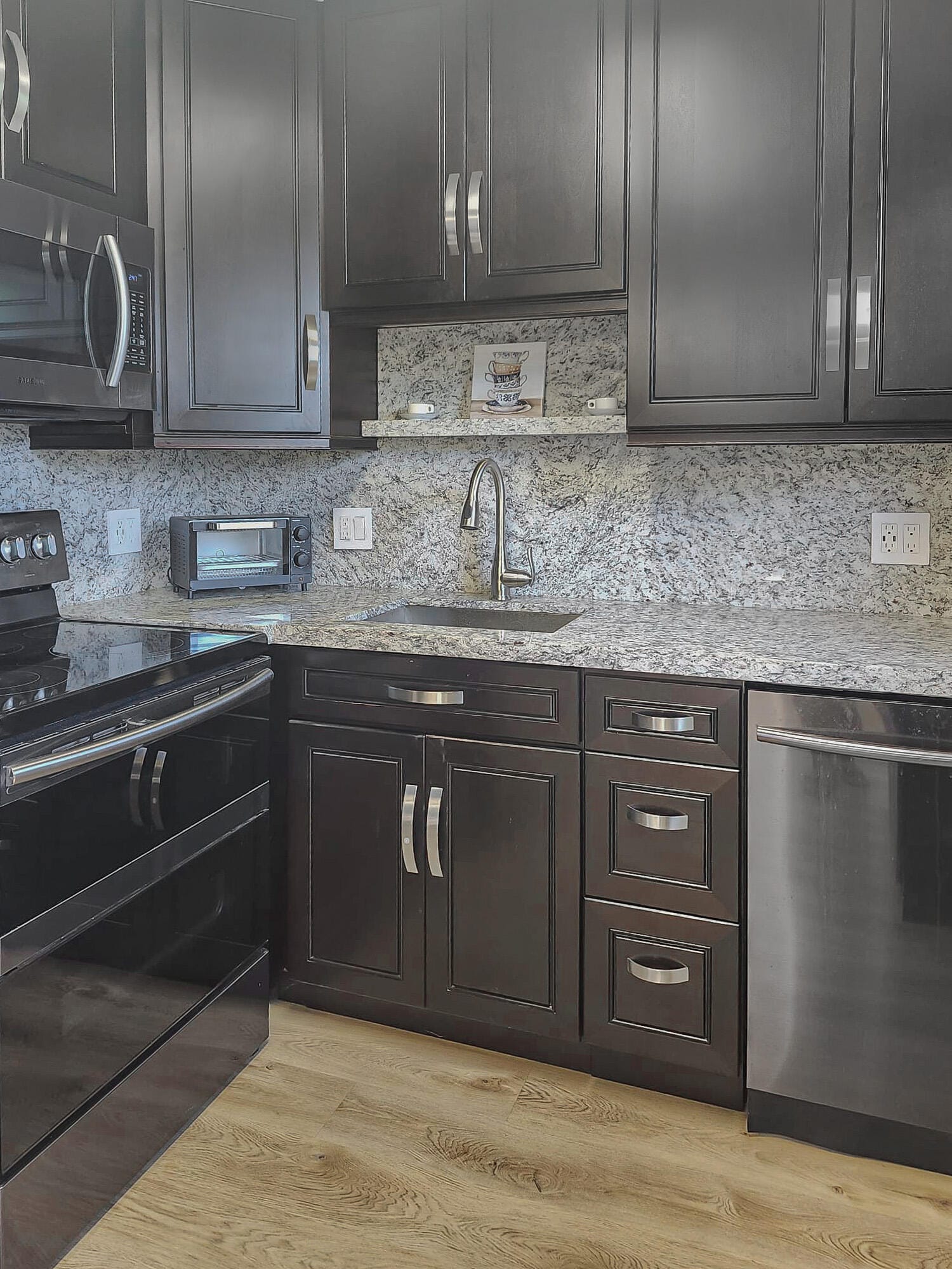 301 Farnham M 301 — photo 8