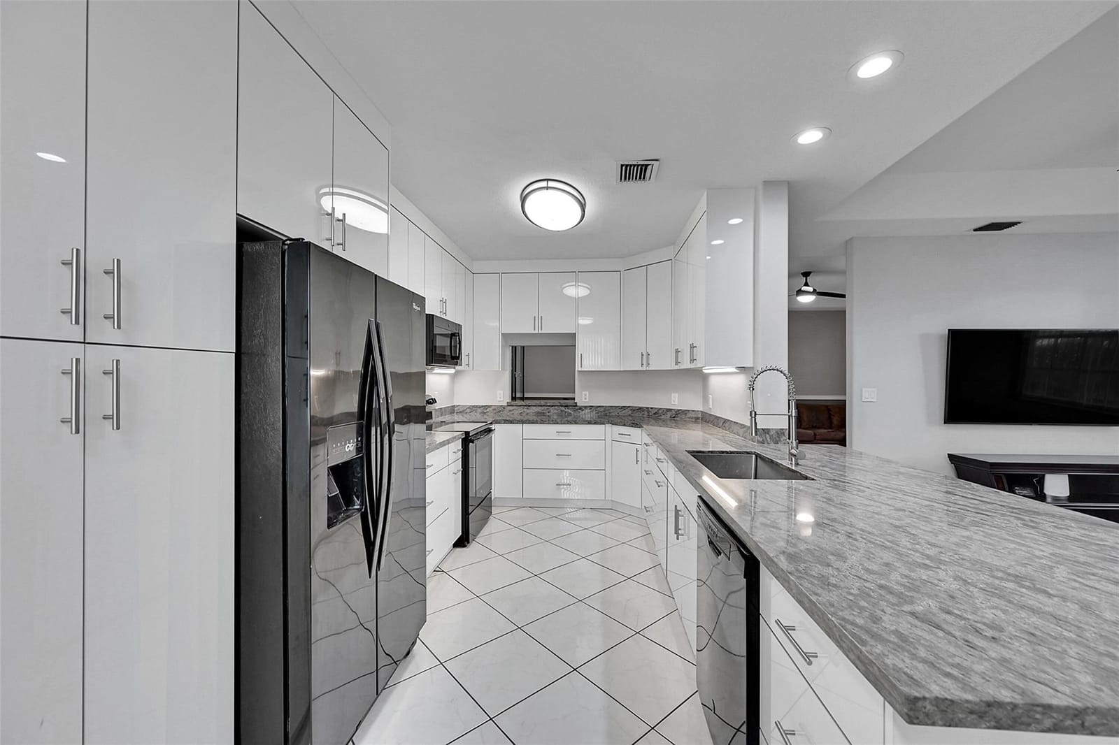 9640 Royal Palm Boulevard — photo 4