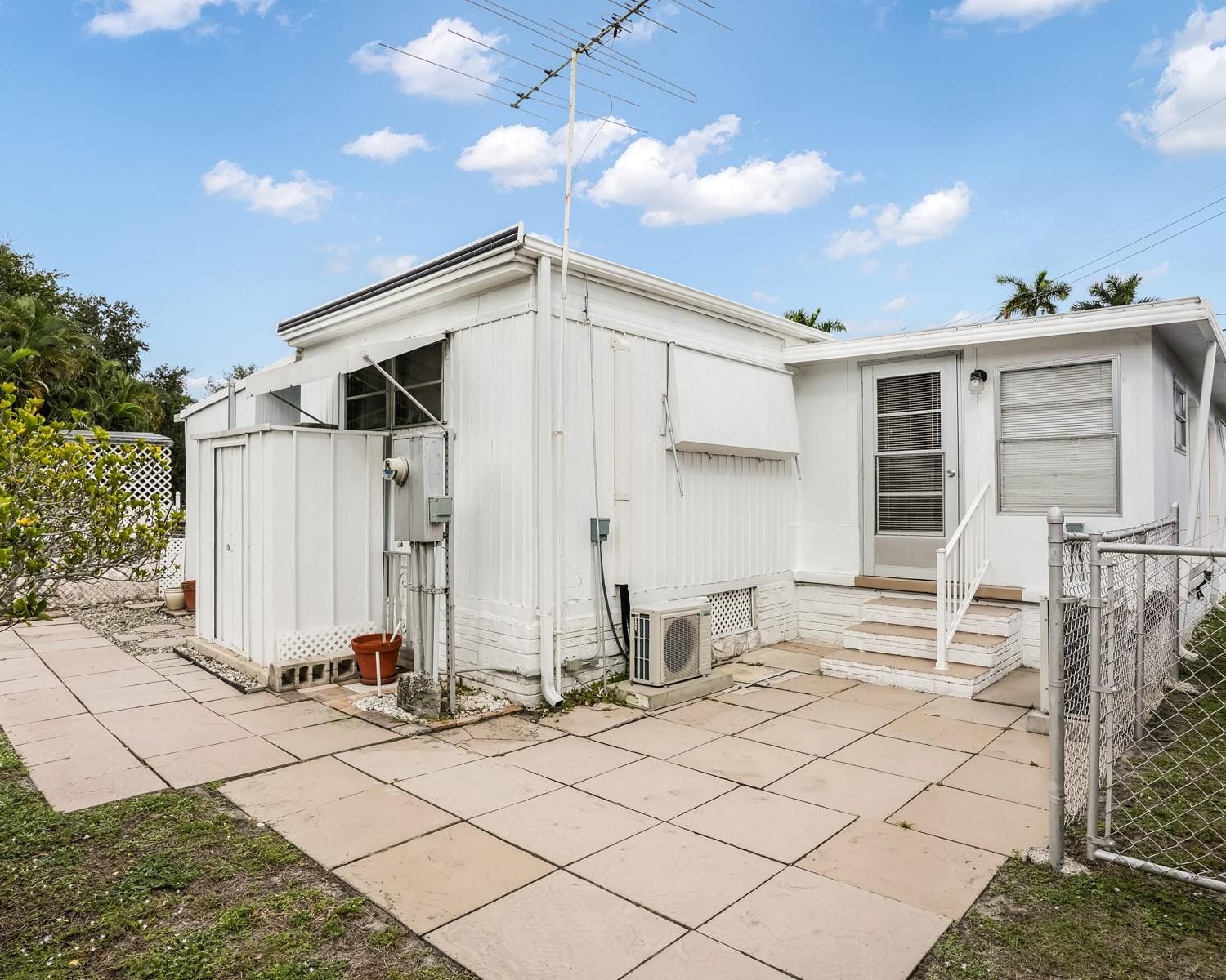 1921 SW 87th Terrace, Davie, FL 33324 photo 11