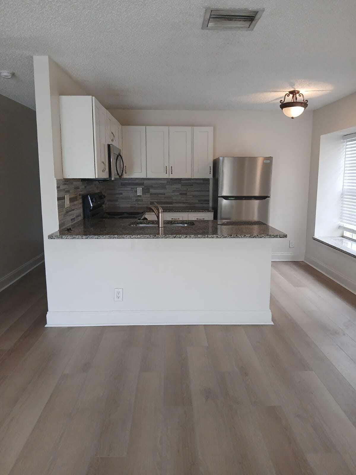 2634 W 28th Street — photo 3