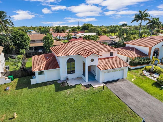 15835 Cotswold Court, Davie, FL 33331