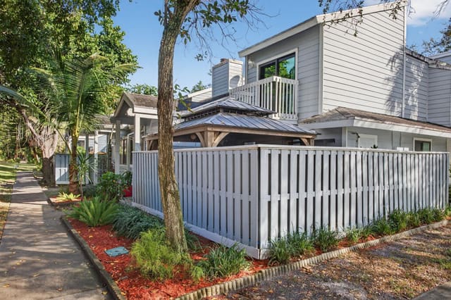 2047 Winners Circle 2047, sold in Players Place, North Lauderdale, FL