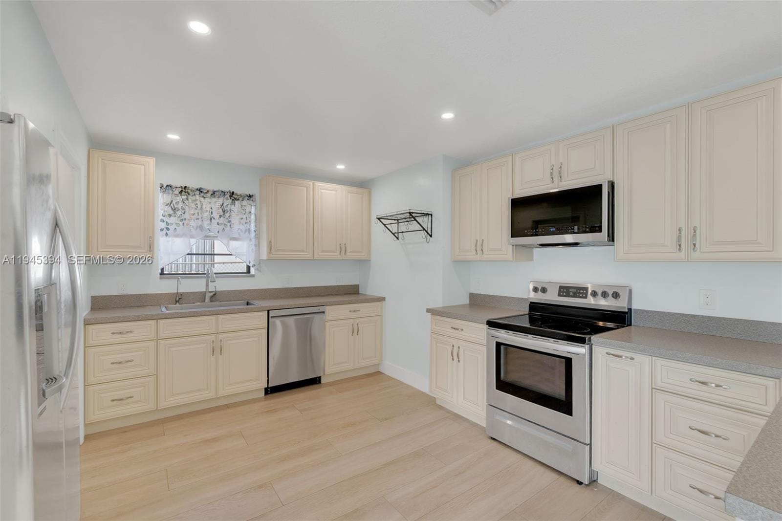 1310 NW 42nd Street, Oakland Park, FL 33309 photo 9