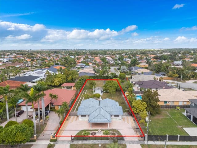 13325 SW 32nd Street, sold in J G Heads Farms Sub, Miami, FL