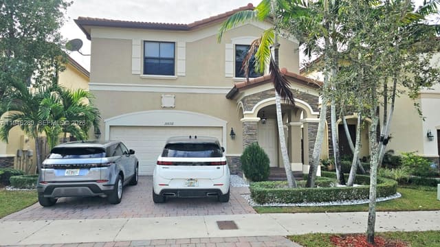10032 NW 87th Terrace, Doral, FL 33178