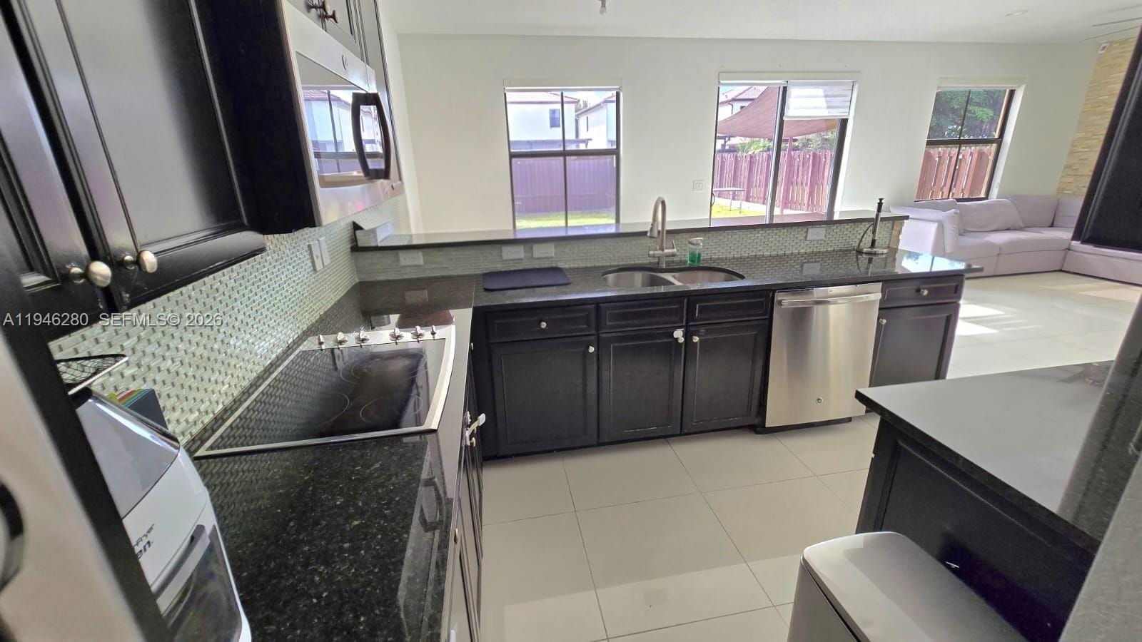 10032 NW 87th Terrace, Doral, FL 33178 photo 2