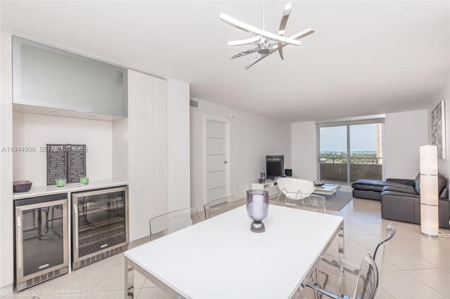 5555 Collins Avenue 9U, Oceanside Plaza, Miami Beach, FL