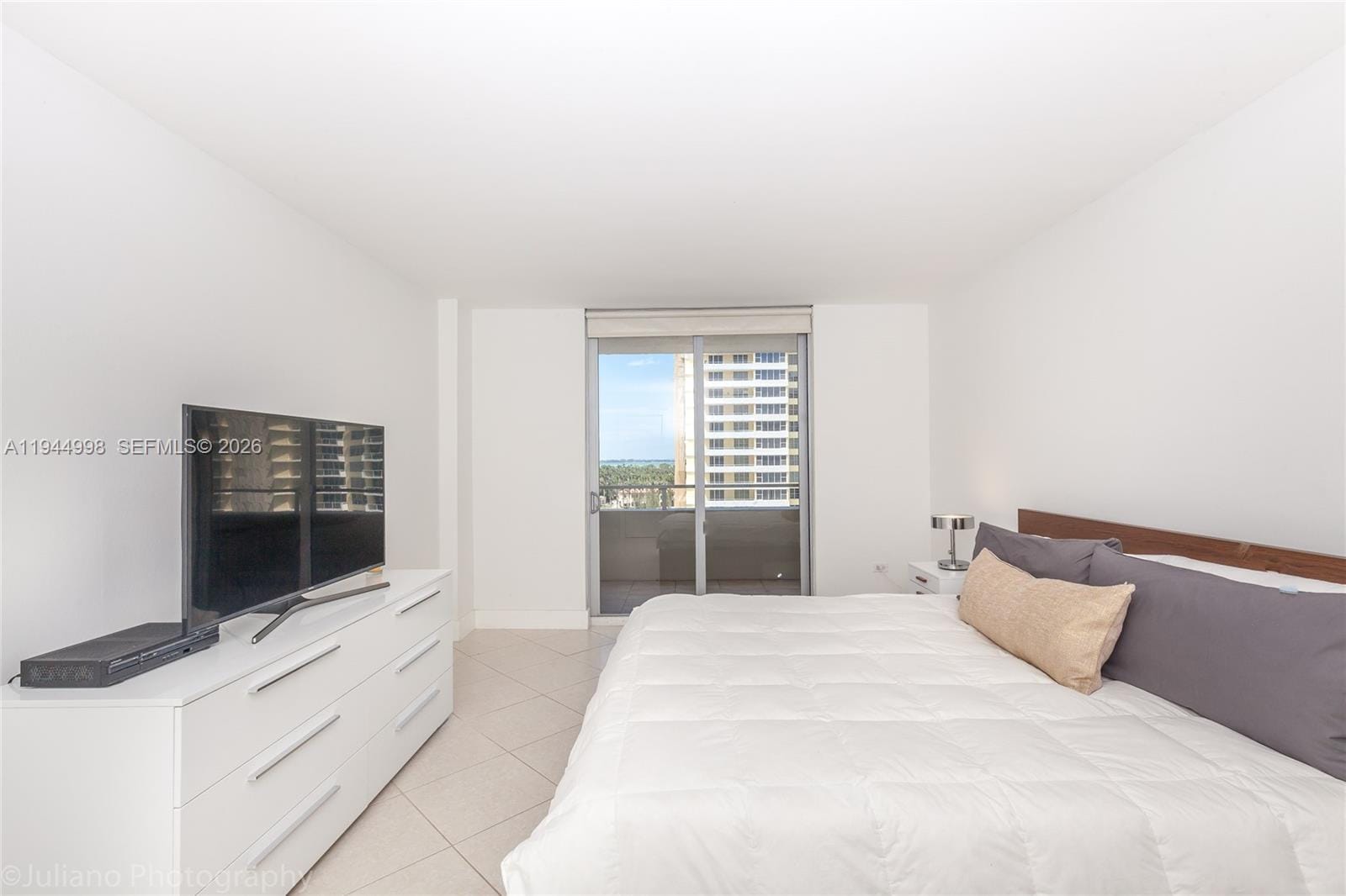 5555 Collins Avenue 9U — photo 11