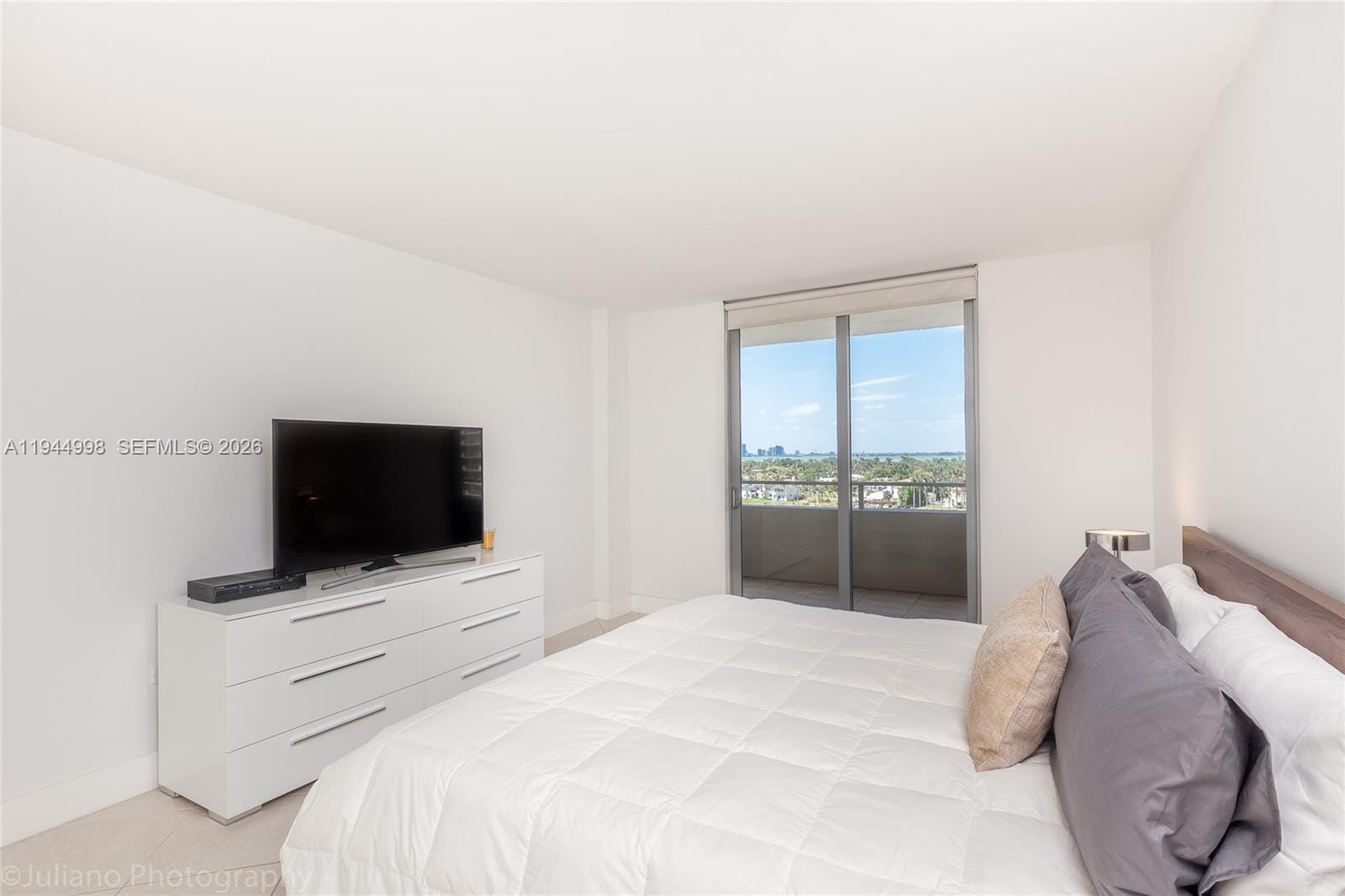 5555 Collins Avenue 9U — photo 12