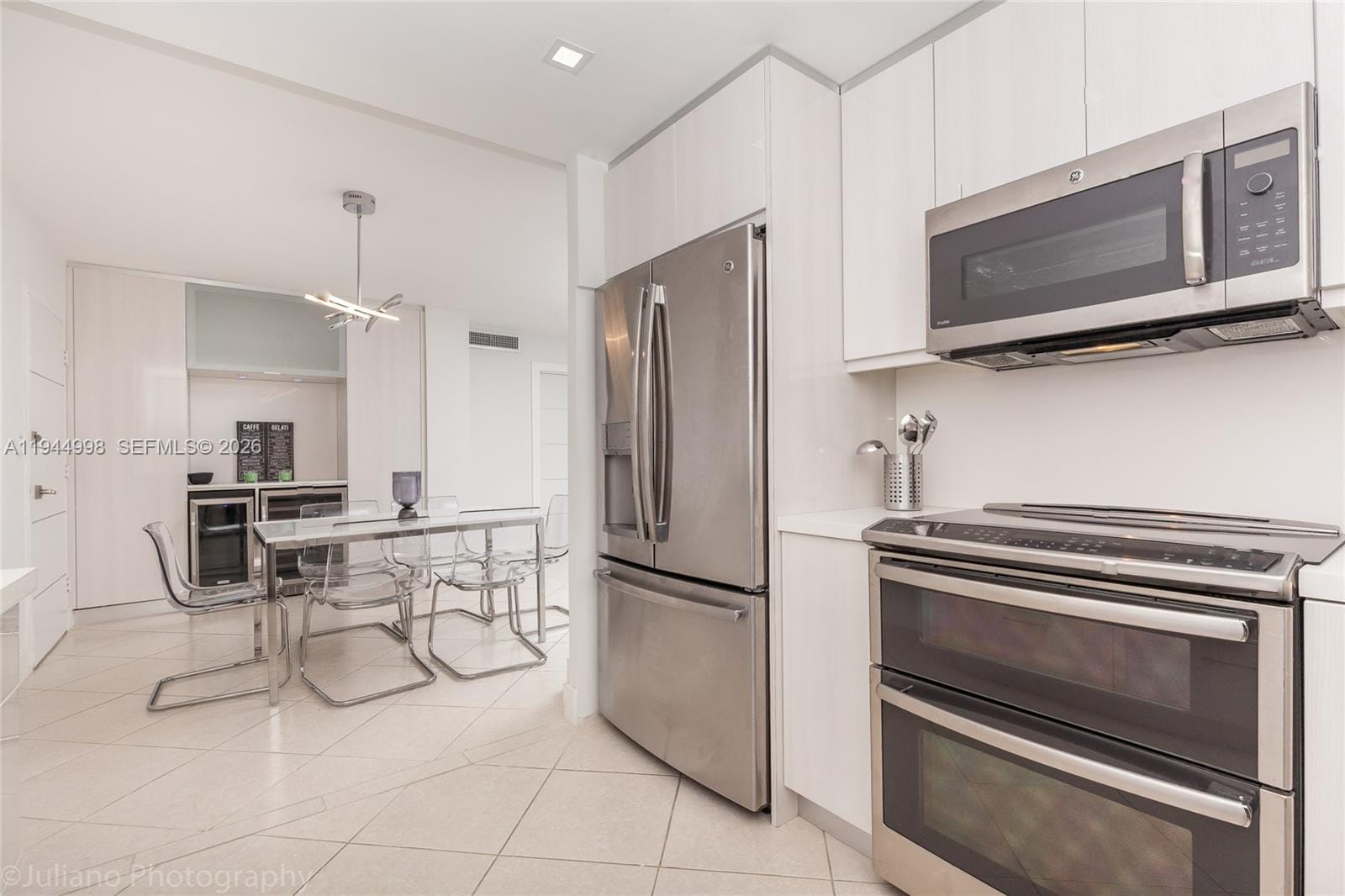 5555 Collins Avenue 9U — photo 3