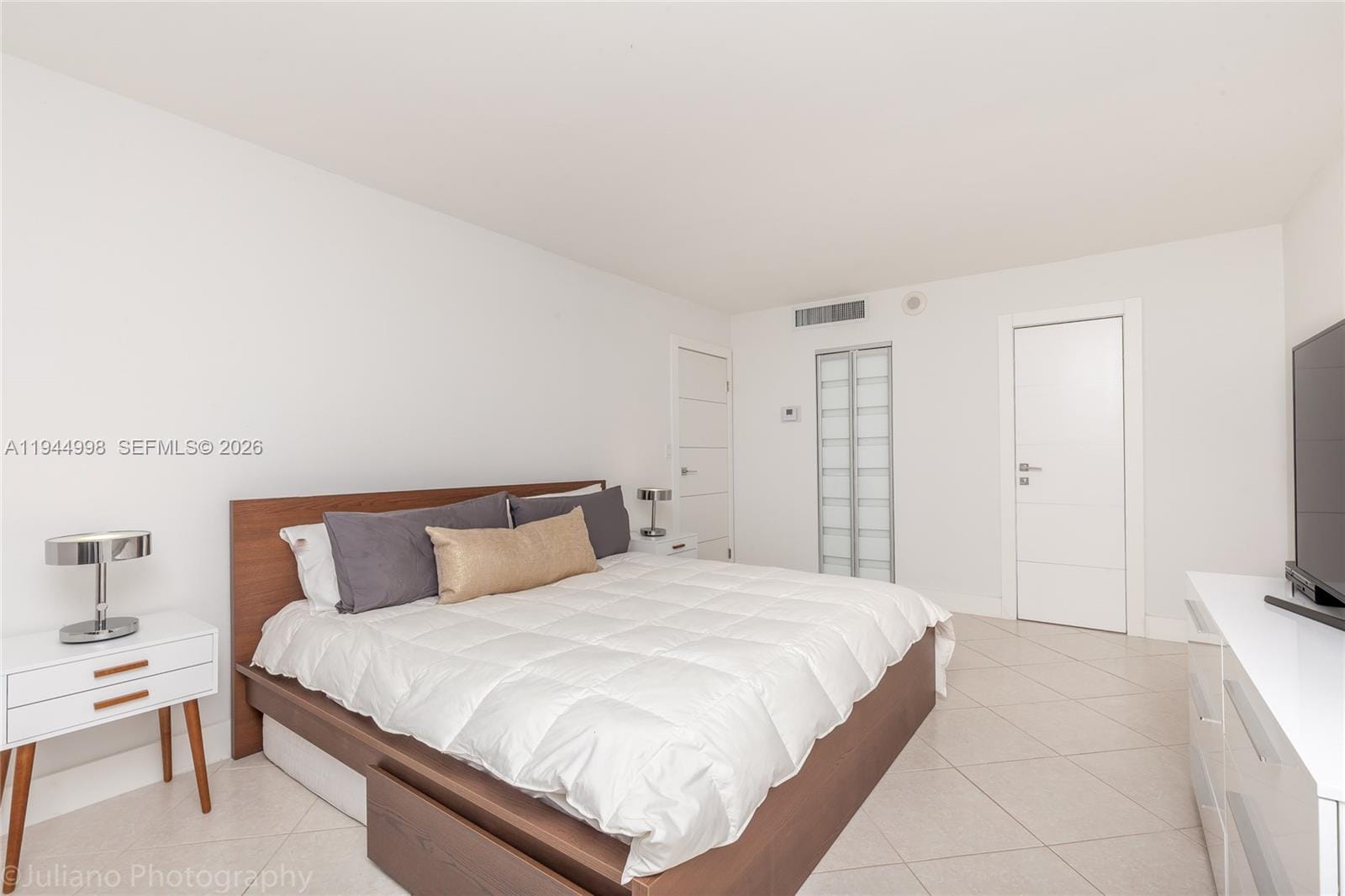 5555 Collins Avenue 9U — photo 10