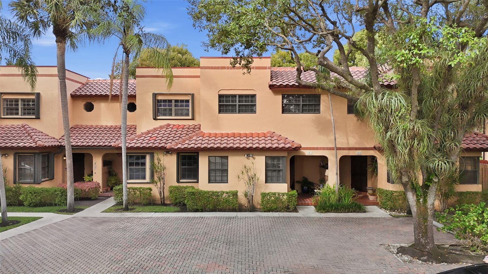 261 NE 16th Place 305, Fort Lauderdale, FL 33305