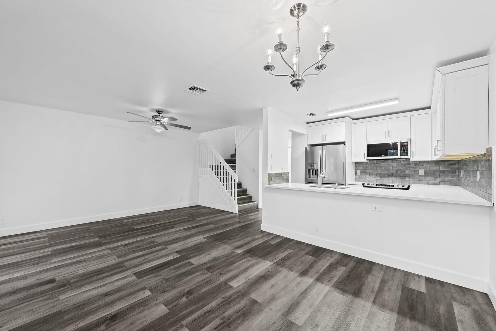 822 Crystal Lake Drive 822 — photo 3