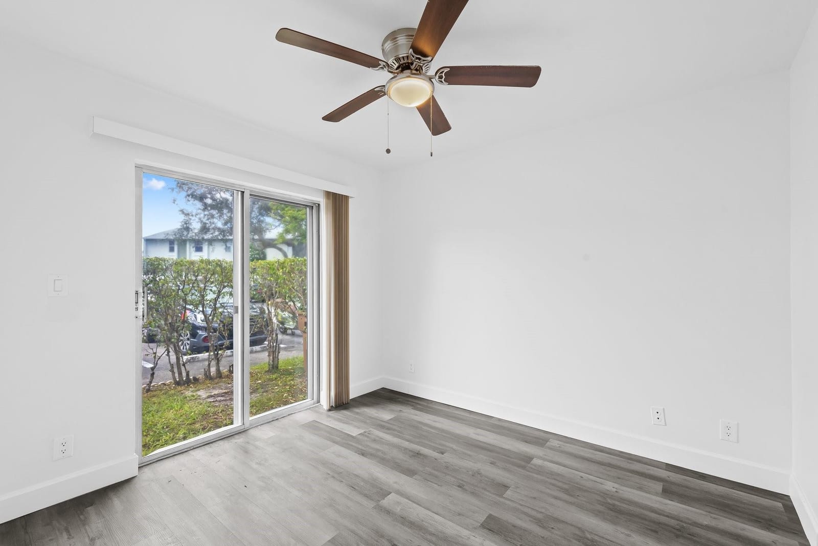 822 Crystal Lake Drive 822 — photo 6