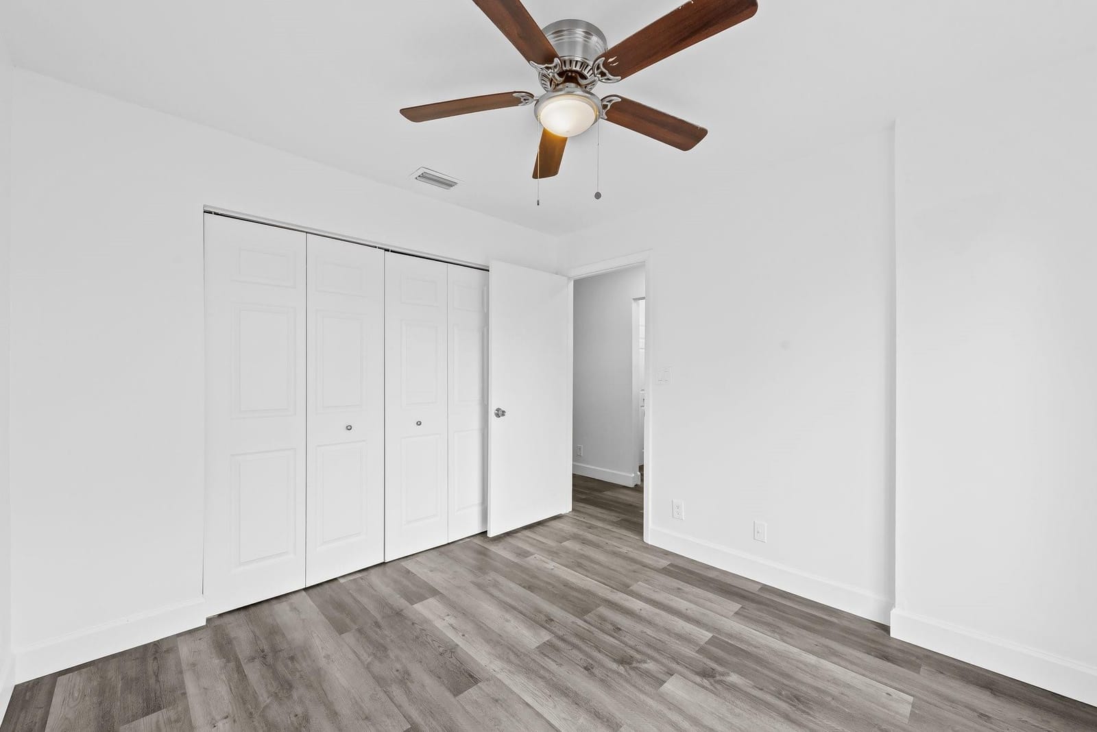 822 Crystal Lake Drive 822 — photo 7