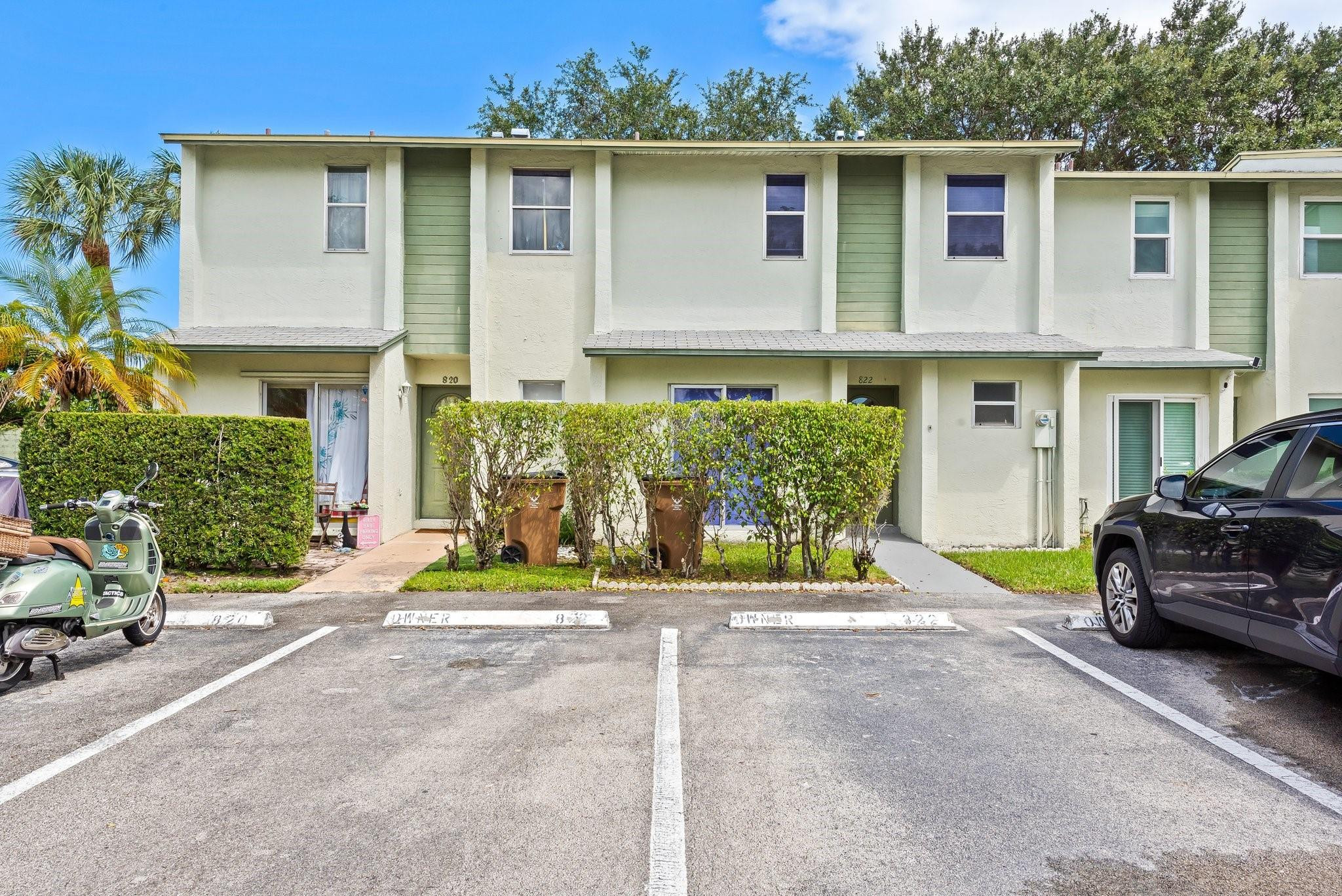822 Crystal Lake Drive 822, Deerfield Beach, FL 33064, Deerfield Beach