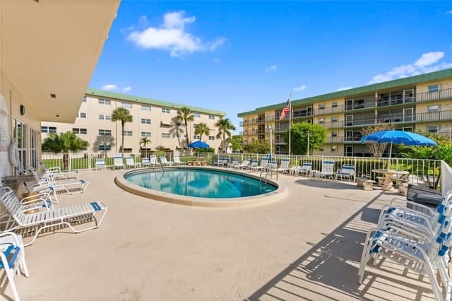 804 SE 7th Street 404, sold in Hampton Gardens 2 Condo, Deerfield Beach, FL