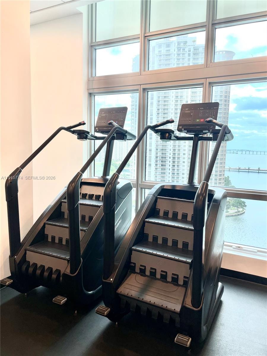 300 S Biscayne Boulevard T-1803 — photo 8